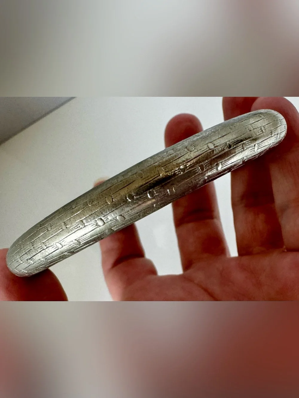 Vintage Textured Silver-tone Metal Bangle Bracelet #1700